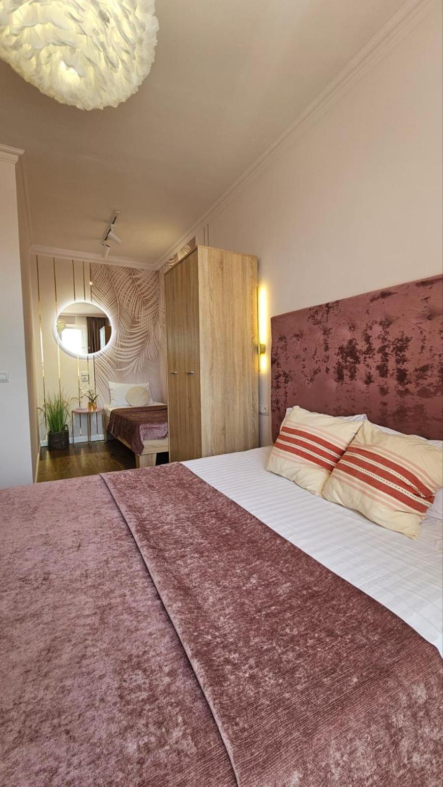 Soft Pink Apartment Moukatcheve Extérieur photo