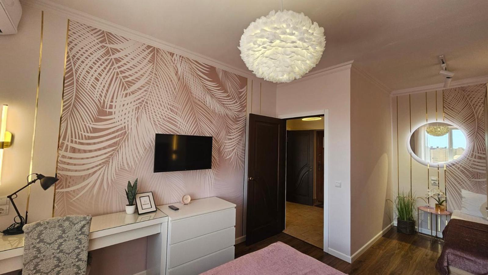 Soft Pink Apartment Moukatcheve Extérieur photo