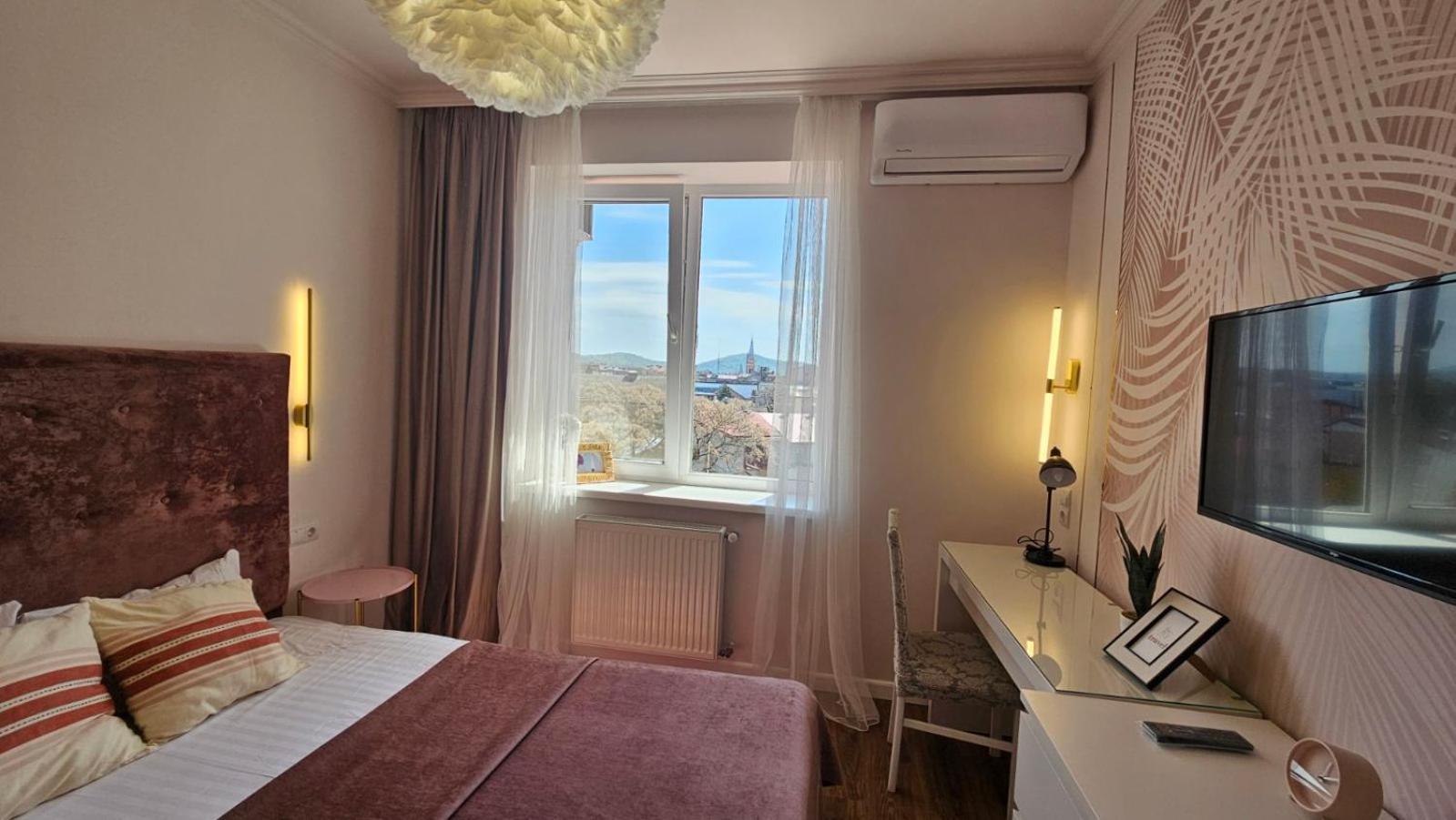 Soft Pink Apartment Moukatcheve Extérieur photo